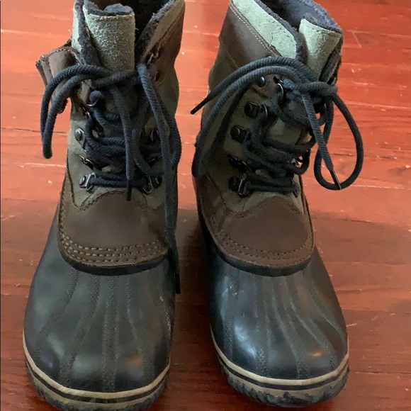 Sorel Winter Boots - Picture 2 of 5